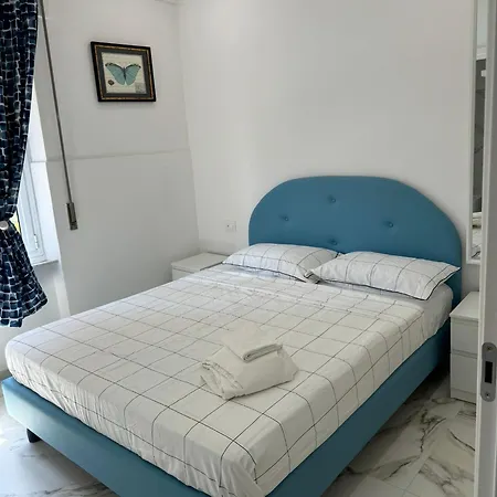 1 Guest house *
